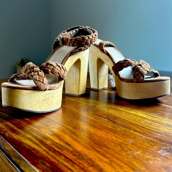 gorgeous platform sandals - Picture 1 of 3